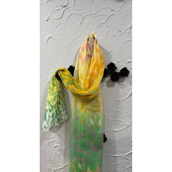 Beautiful Women’s Scarf - Picture 4 of 4